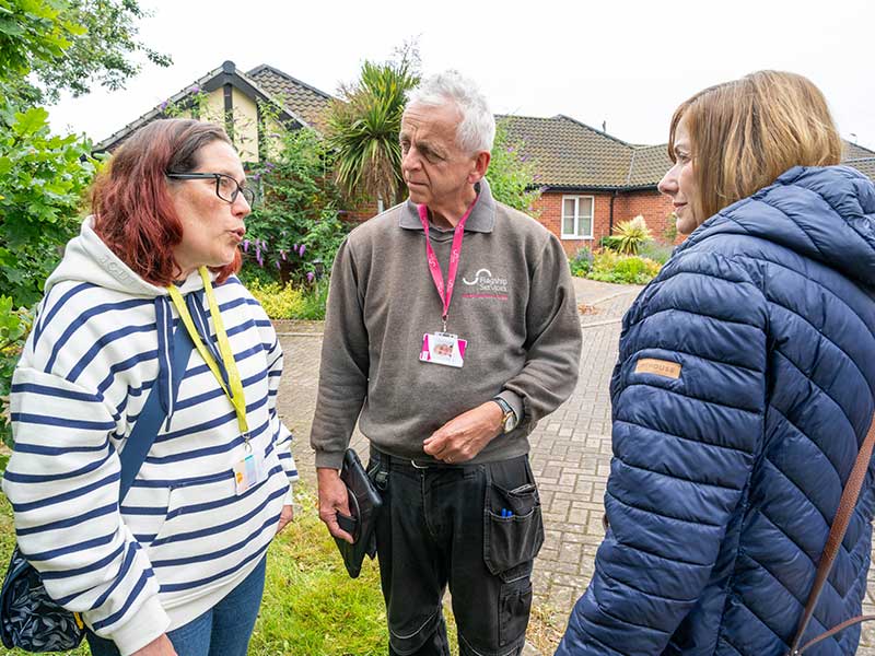 Staff in neighbourhoods